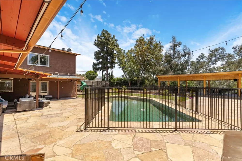 10768 Wheatland Shadow Hills, CA 91040