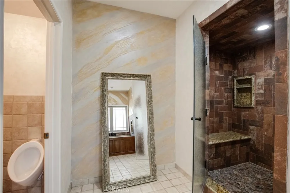10768 Wheatland Shadow Hills, CA 91040