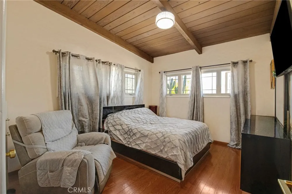 10768 Wheatland Shadow Hills, CA 91040