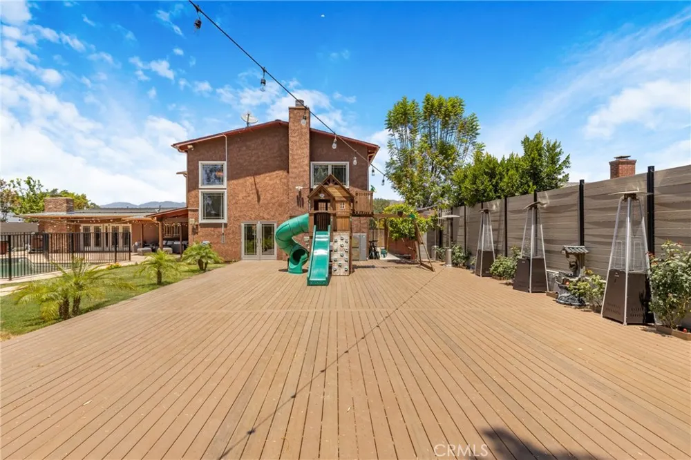 10768 Wheatland Shadow Hills, CA 91040