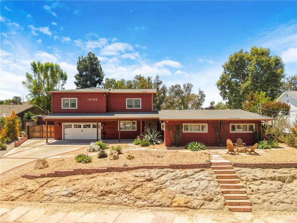 10768 Wheatland Shadow Hills, CA 91040
