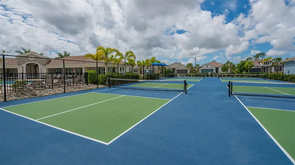491 DAYLILY BOULEVARD Nokomis, FL 34275