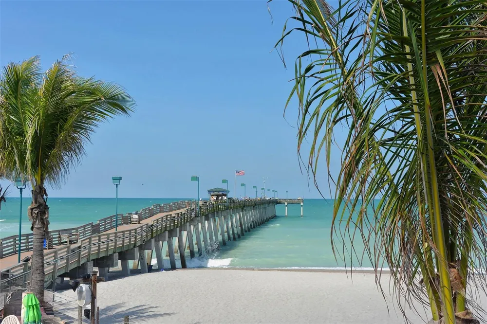 491 DAYLILY BOULEVARD Nokomis, FL 34275