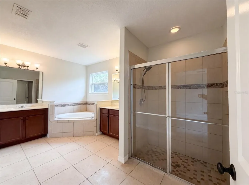 4876 GRASSY KNOLL DRIVE Tavares, FL 32778