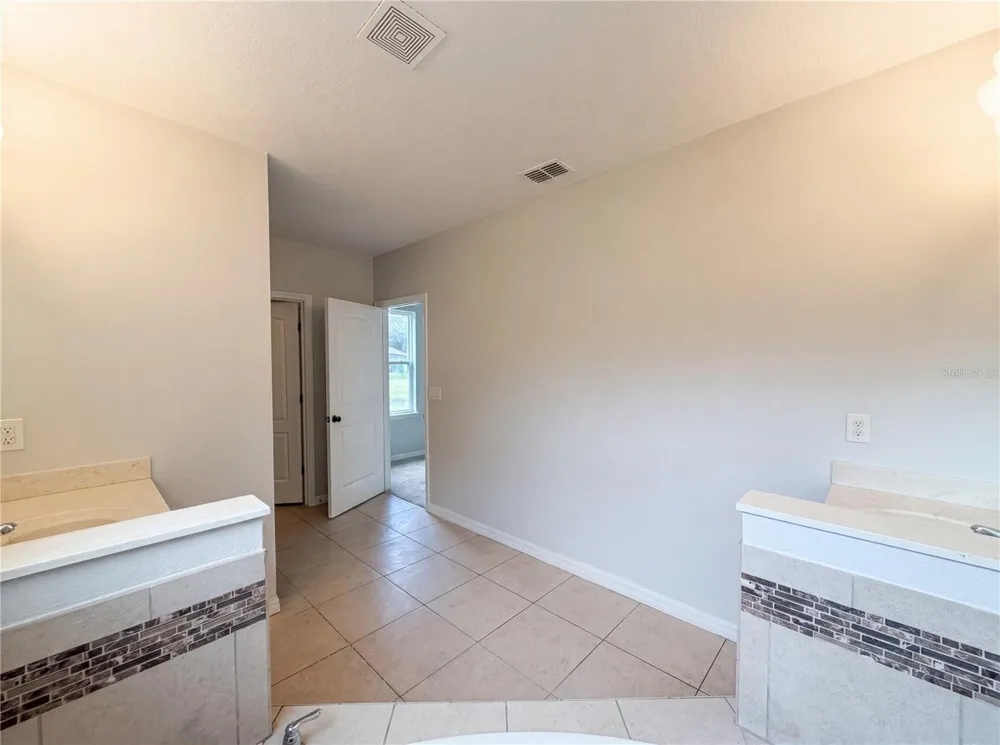 4876 GRASSY KNOLL DRIVE Tavares, FL 32778