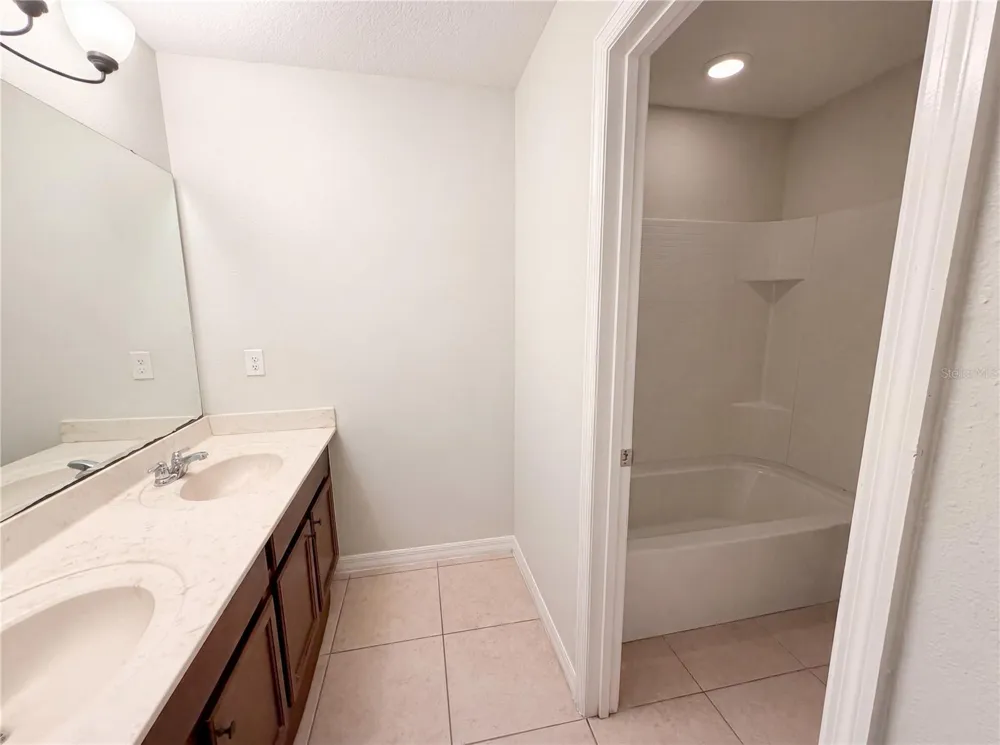 4876 GRASSY KNOLL DRIVE Tavares, FL 32778