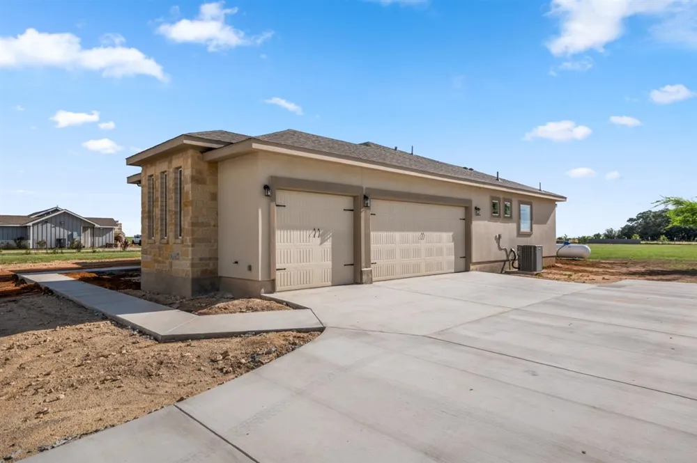 123 Lila Lane Bertram, TX 78605
