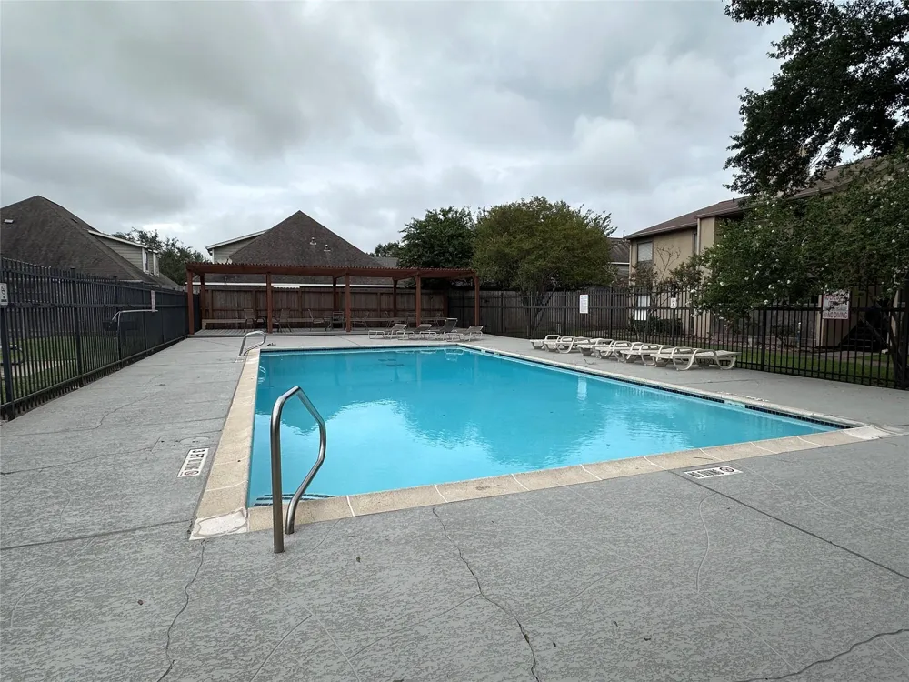 3300 Pebblebrook Drive #104 Seabrook, TX 77586