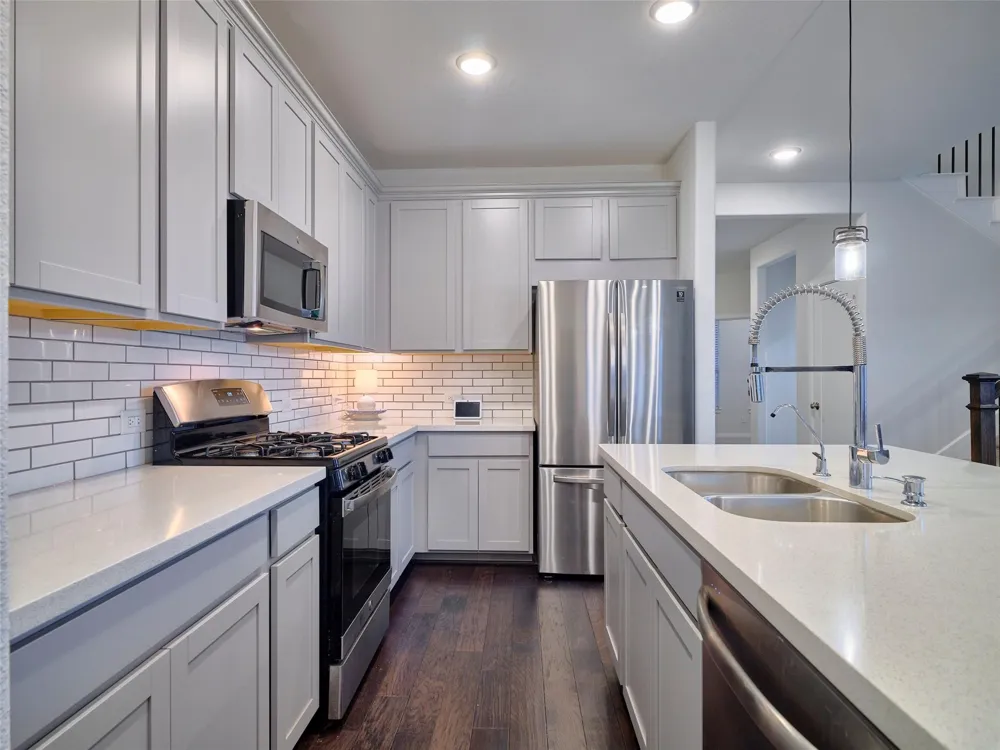 400 Beken Cove Lane La Porte, TX 77571
