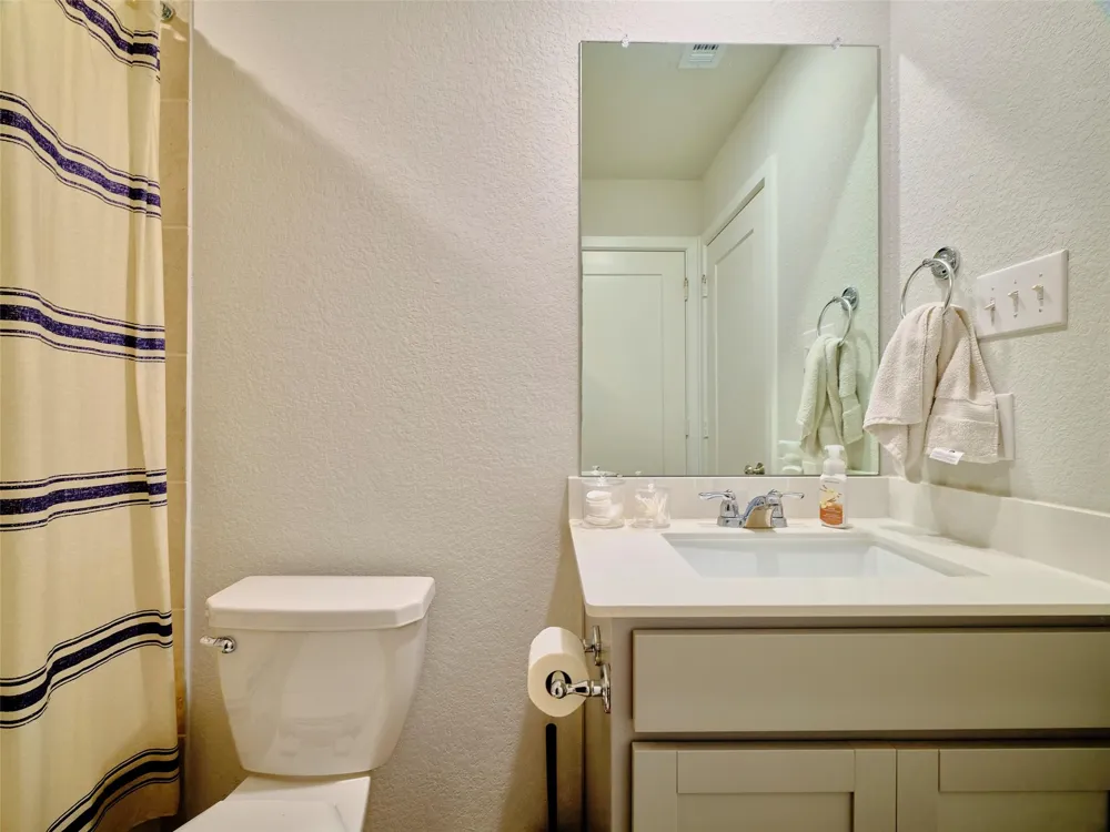400 Beken Cove Lane La Porte, TX 77571