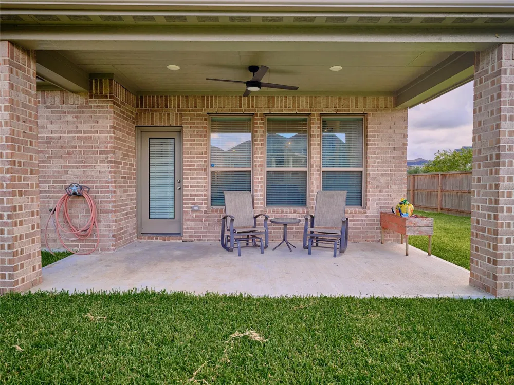 400 Beken Cove Lane La Porte, TX 77571