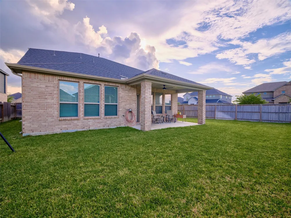 400 Beken Cove Lane La Porte, TX 77571