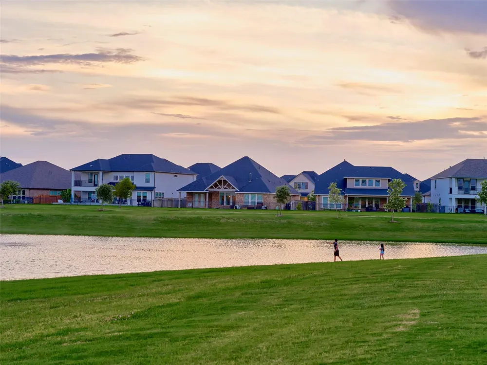 400 Beken Cove Lane La Porte, TX 77571