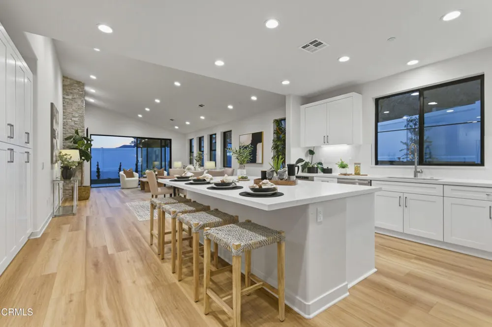 16 W Pine Street Altadena, CA 91001
