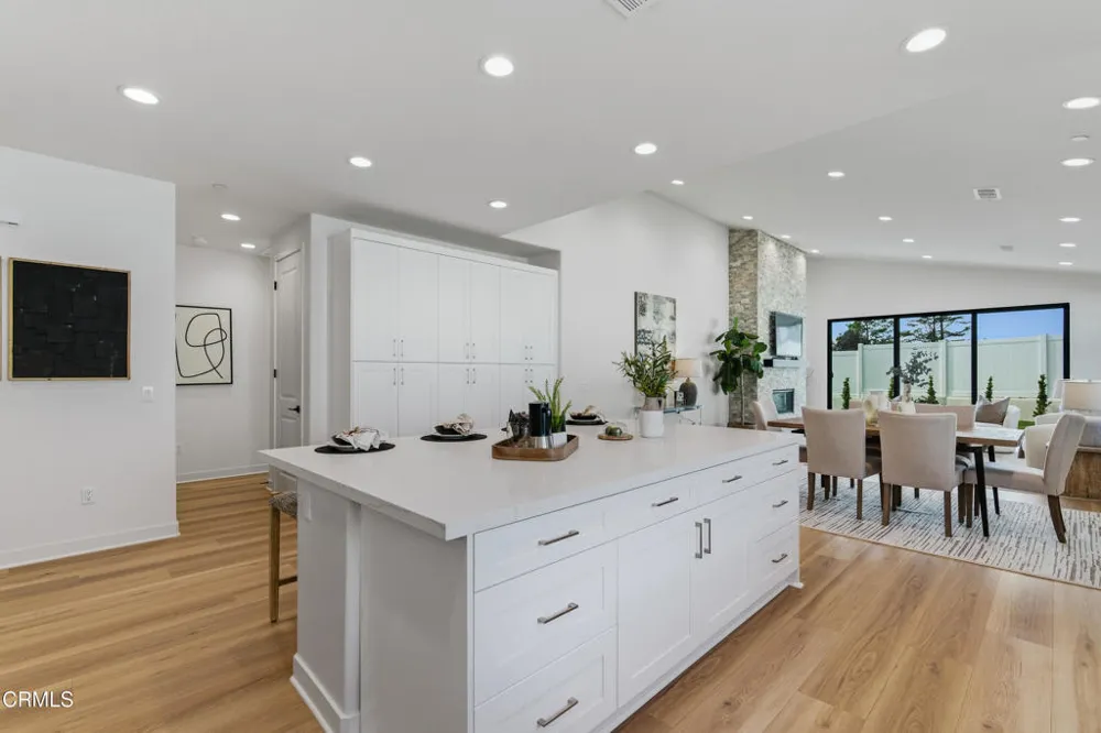 16 W Pine Street Altadena, CA 91001