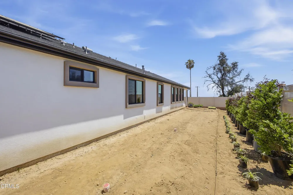 16 W Pine Street Altadena, CA 91001