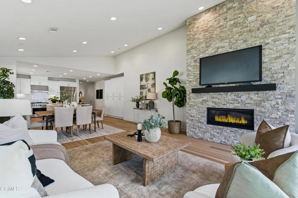 16 W Pine Street Altadena, CA 91001