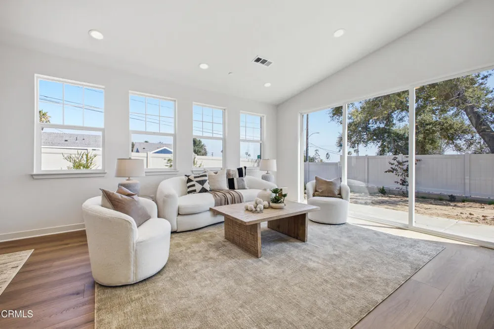 16 W Pine Street Altadena, CA 91001