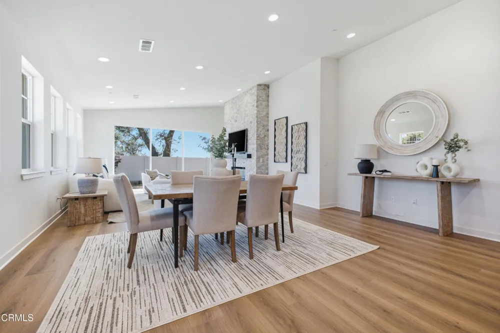 16 W Pine Street Altadena, CA 91001