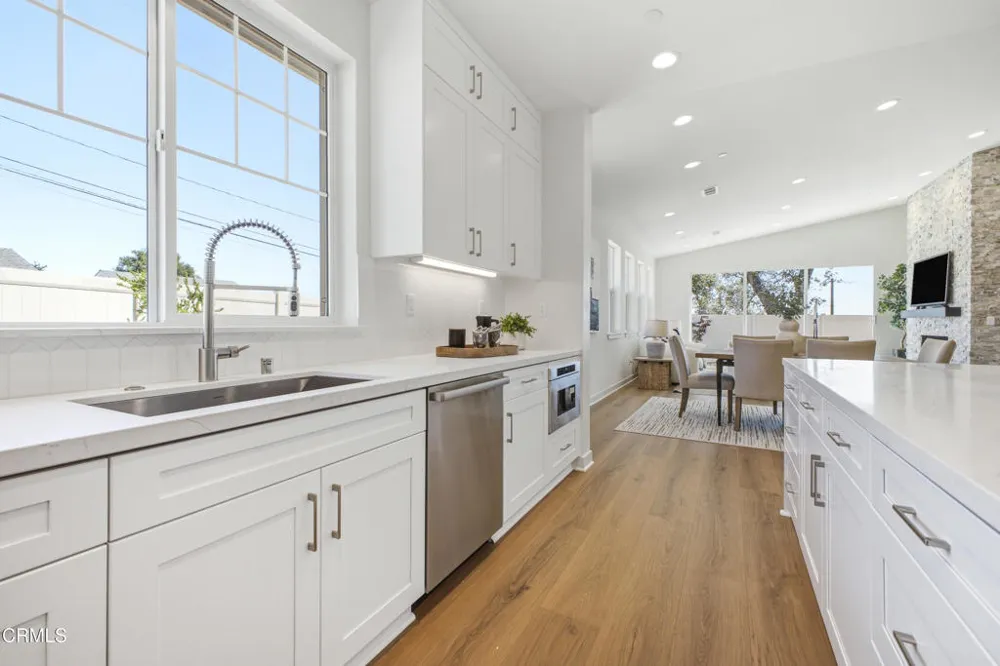 16 W Pine Street Altadena, CA 91001