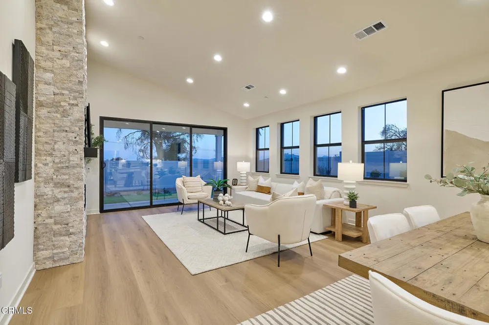 16 W Pine Street Altadena, CA 91001