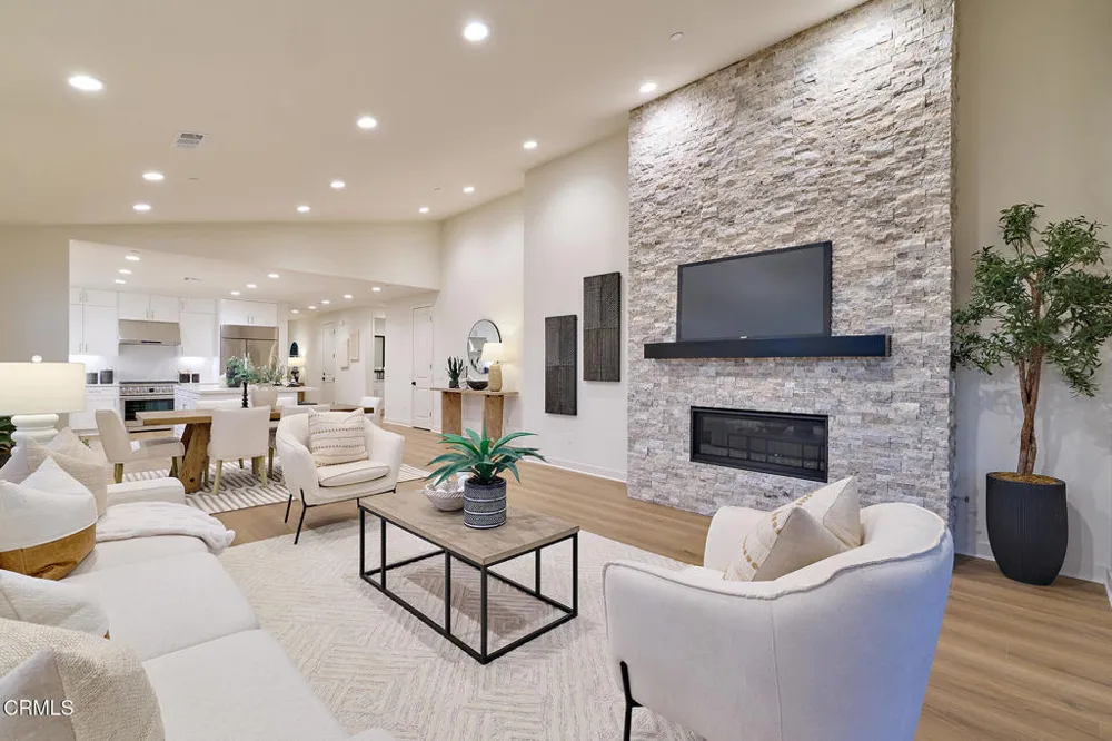 16 W Pine Street Altadena, CA 91001