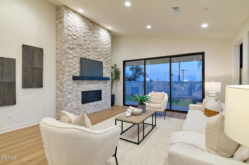 16 W Pine Street Altadena, CA 91001