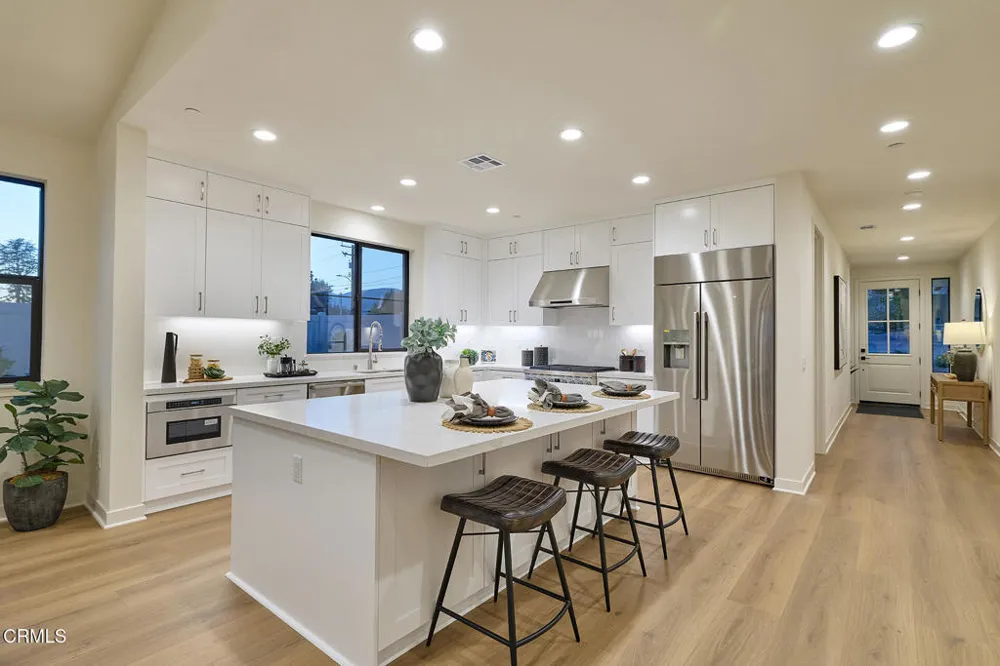 16 W Pine Street Altadena, CA 91001