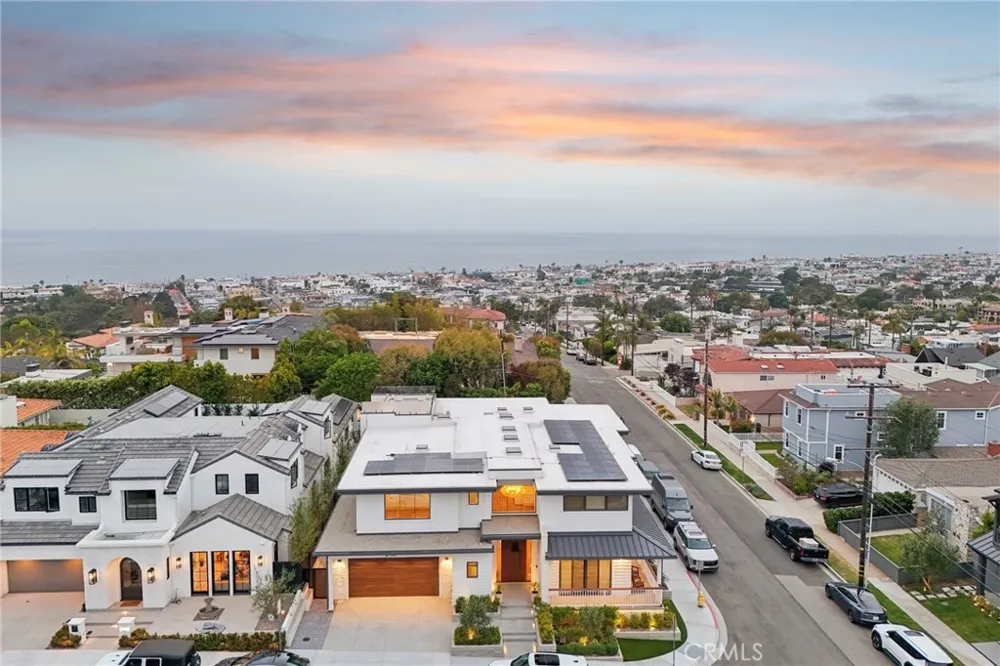 2965 La Carlita Place Hermosa Beach, CA 90254