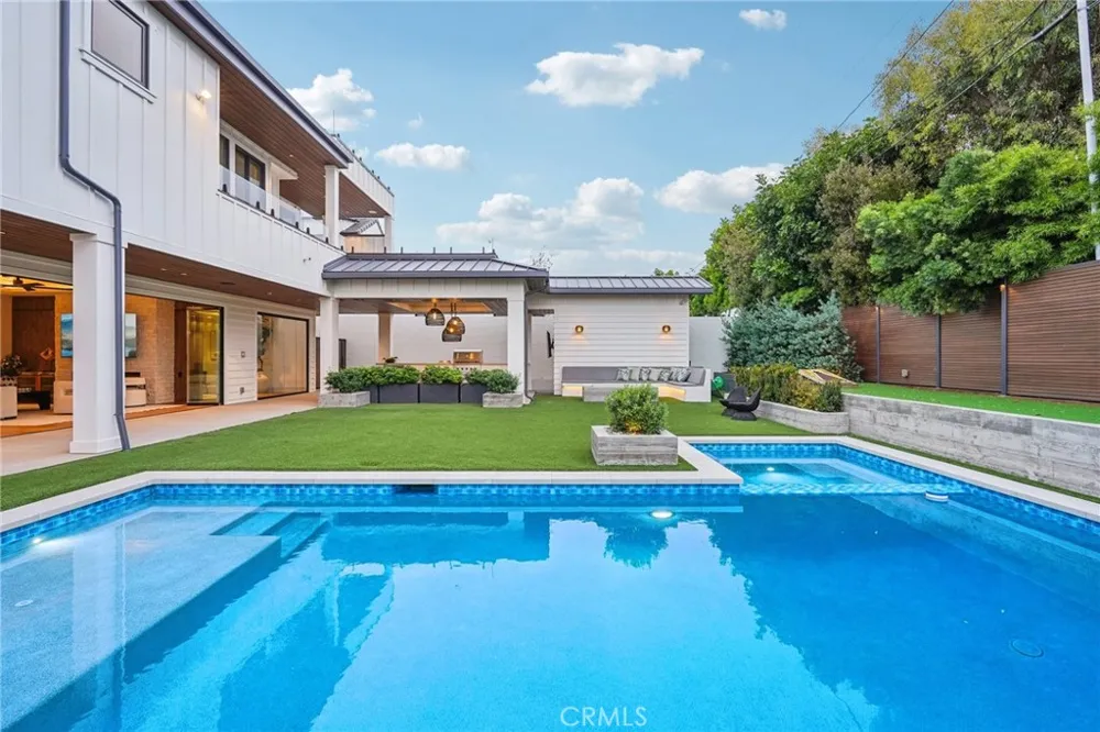 2965 La Carlita Place Hermosa Beach, CA 90254