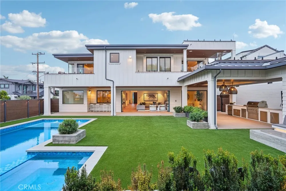 2965 La Carlita Place Hermosa Beach, CA 90254