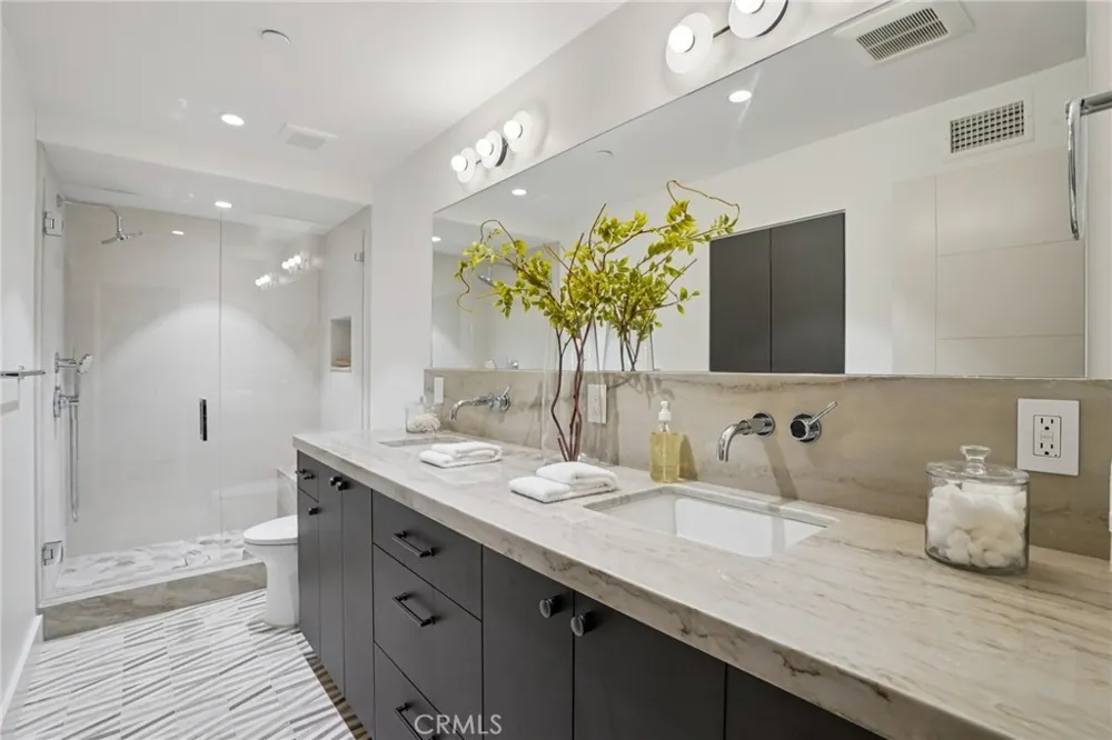 2965 La Carlita Place Hermosa Beach, CA 90254
