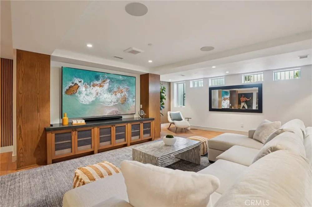 2965 La Carlita Place Hermosa Beach, CA 90254