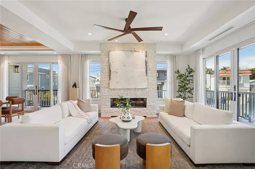 2965 La Carlita Place Hermosa Beach, CA 90254