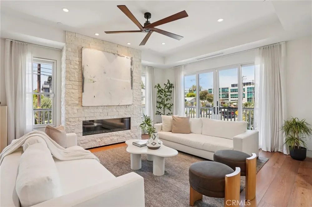 2965 La Carlita Place Hermosa Beach, CA 90254