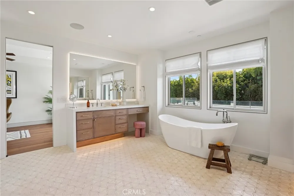 2965 La Carlita Place Hermosa Beach, CA 90254
