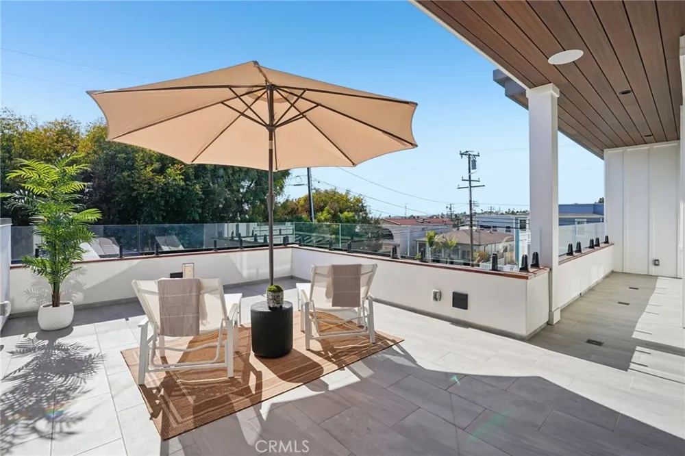 2965 La Carlita Place Hermosa Beach, CA 90254