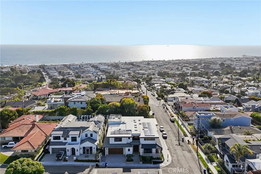 2965 La Carlita Place Hermosa Beach, CA 90254