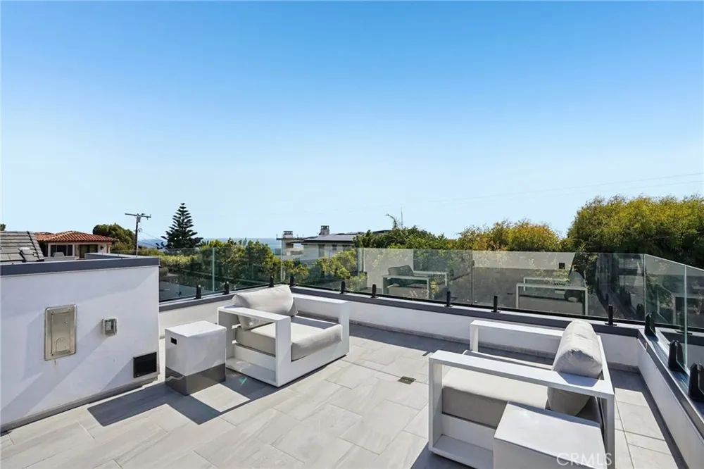 2965 La Carlita Place Hermosa Beach, CA 90254