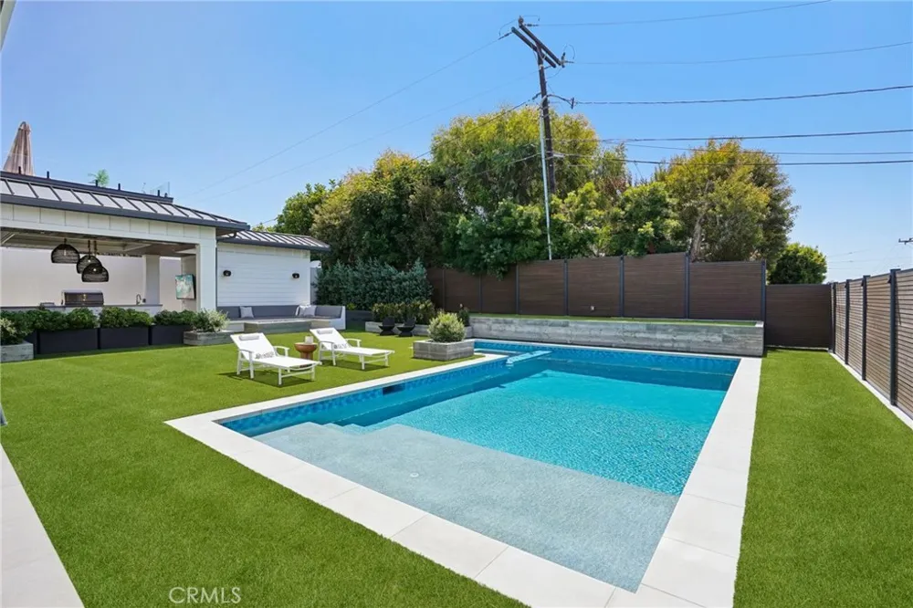 2965 La Carlita Place Hermosa Beach, CA 90254