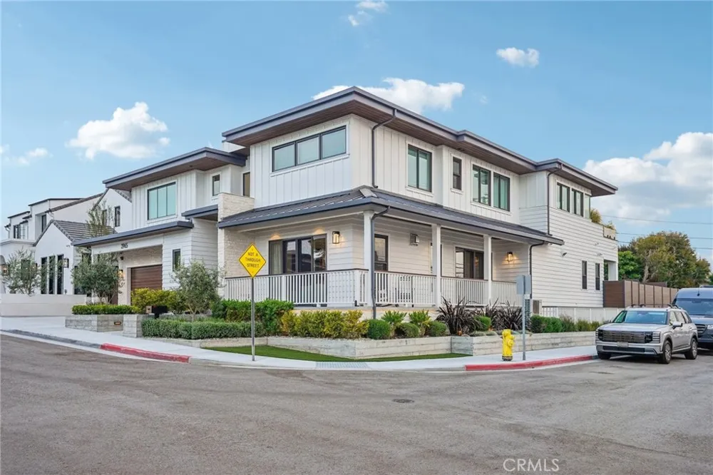 2965 La Carlita Place Hermosa Beach, CA 90254
