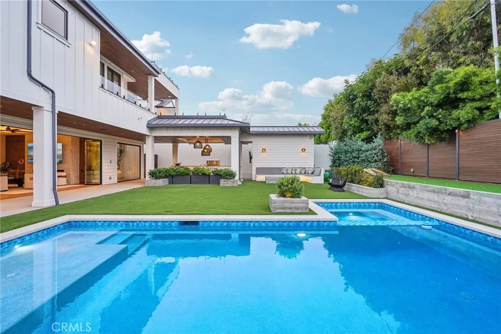 2965 La Carlita Place Hermosa Beach, CA 90254