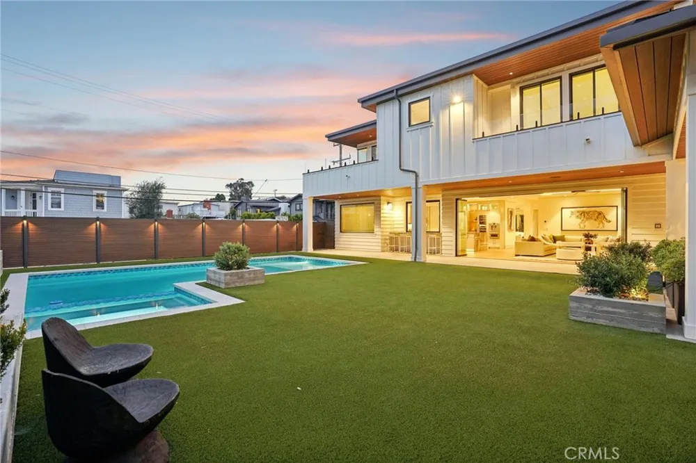 2965 La Carlita Place Hermosa Beach, CA 90254