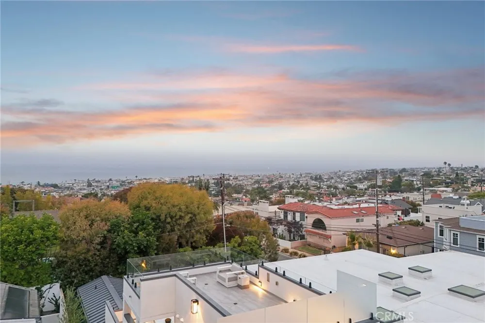 2965 La Carlita Place Hermosa Beach, CA 90254