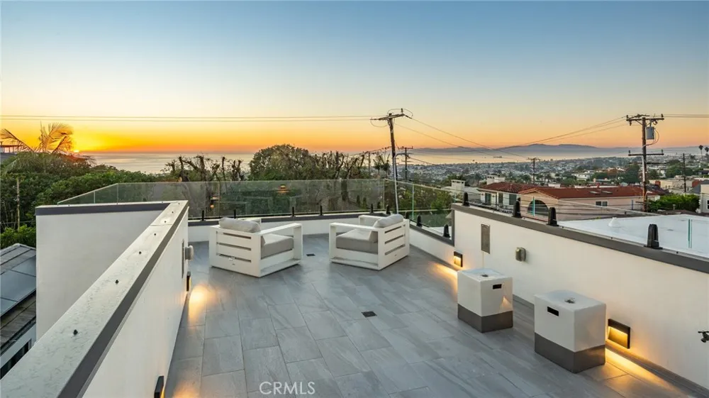 2965 La Carlita Place Hermosa Beach, CA 90254