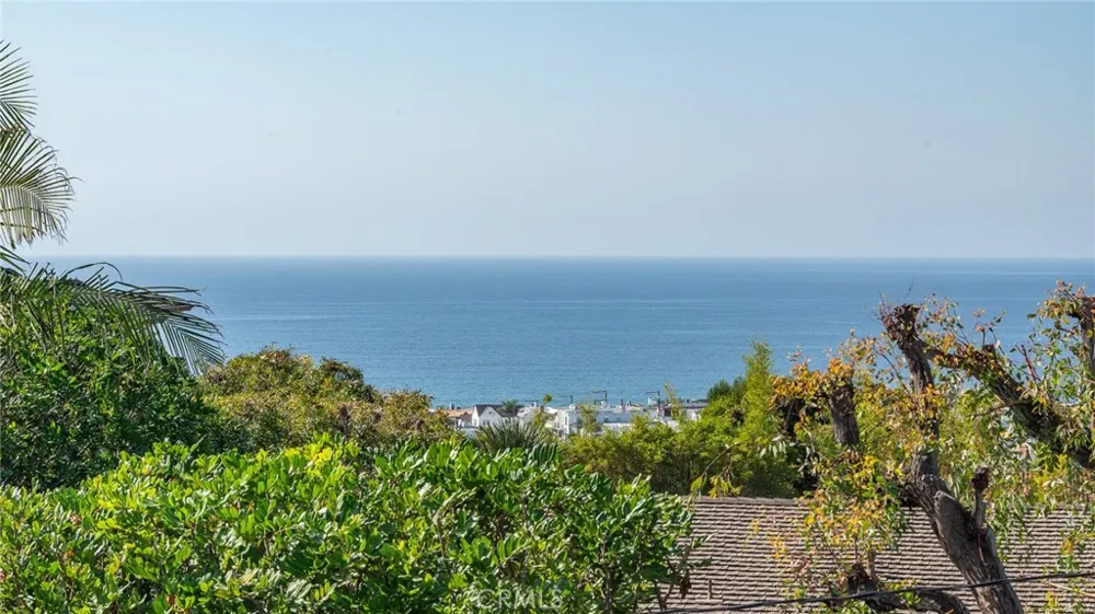 2965 La Carlita Place Hermosa Beach, CA 90254