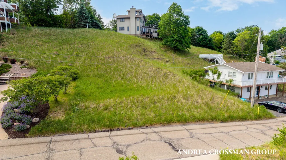 134 Prospect Street Grand Haven, MI 49417