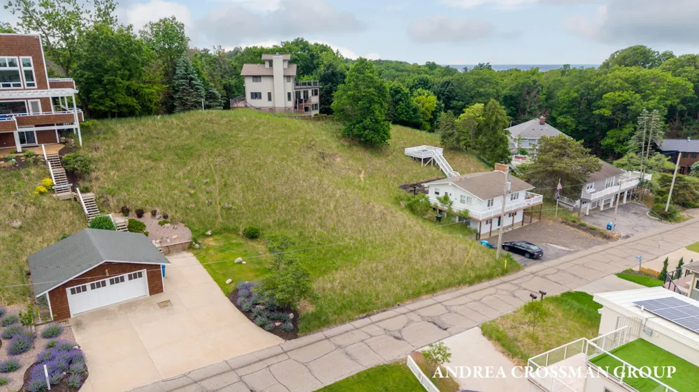 134 Prospect Street Grand Haven, MI 49417