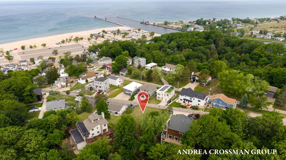 134 Prospect Street Grand Haven, MI 49417