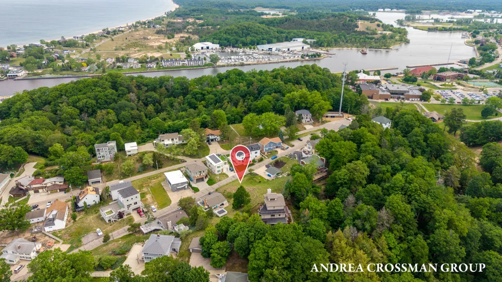 134 Prospect Street Grand Haven, MI 49417